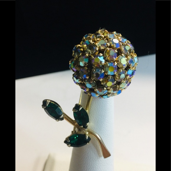 Vintage Signed Warner Crystal Berry Brooch - Picture 2 of 7